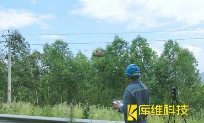 <b>廣西百色：絕緣涂覆機器人大顯身手為裸導(dǎo)線穿“新衣”</b>